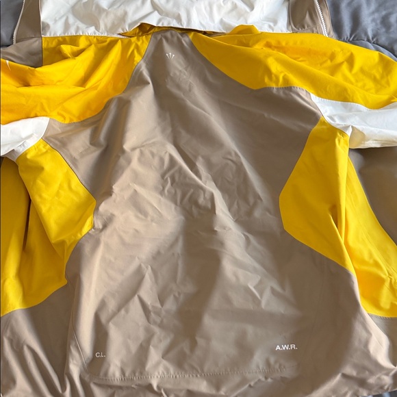 NOCTA x Nike Yellow and Tan Colorblock Ski/Shell Jacket - Picture 7 of 11
